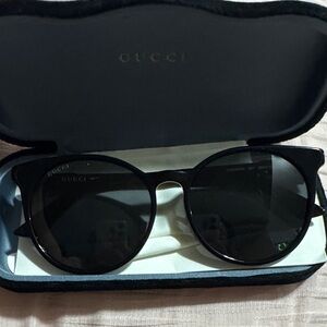 Gucci Black Round-Frame Sunglasses